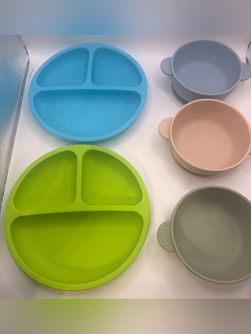 Baby Silicone Feeding Set 3 suction bowls 2 Plates dishwasher safe